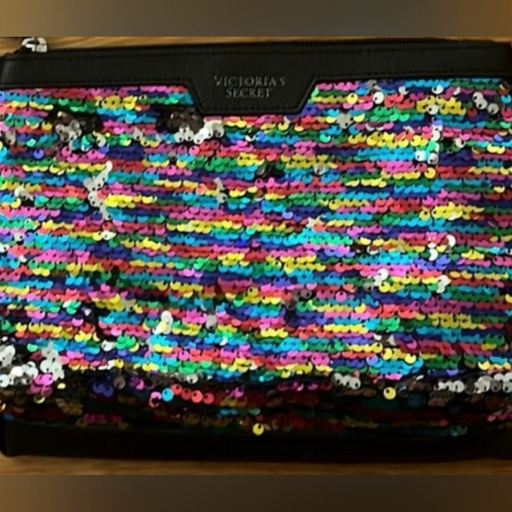 VS     Sequin flip bag